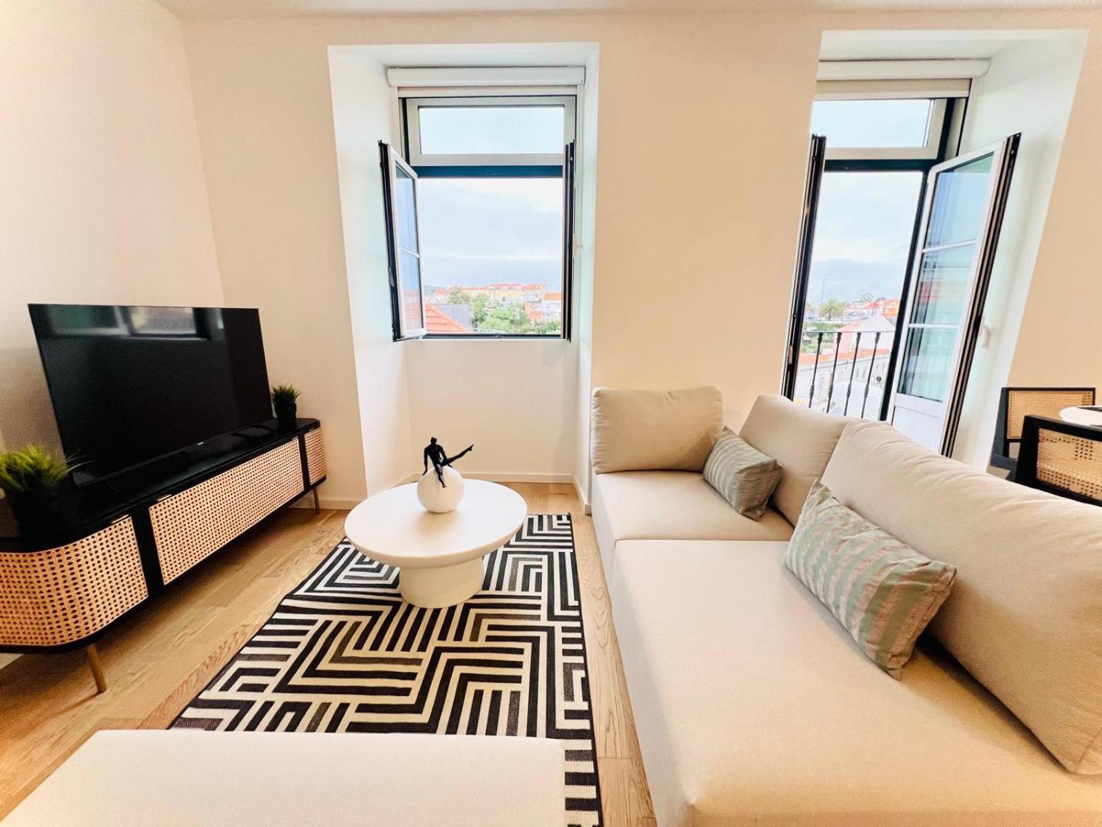 Pink House Ii Beautiful 2 Bedroom Flat In City Center Lejlighed