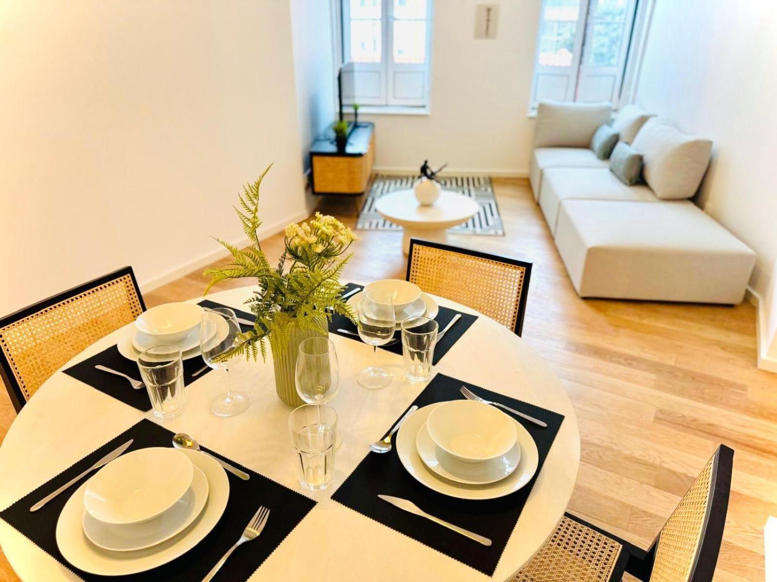 Lejlighed Pink House Ii Beautiful 2 Bedroom Flat In City Center