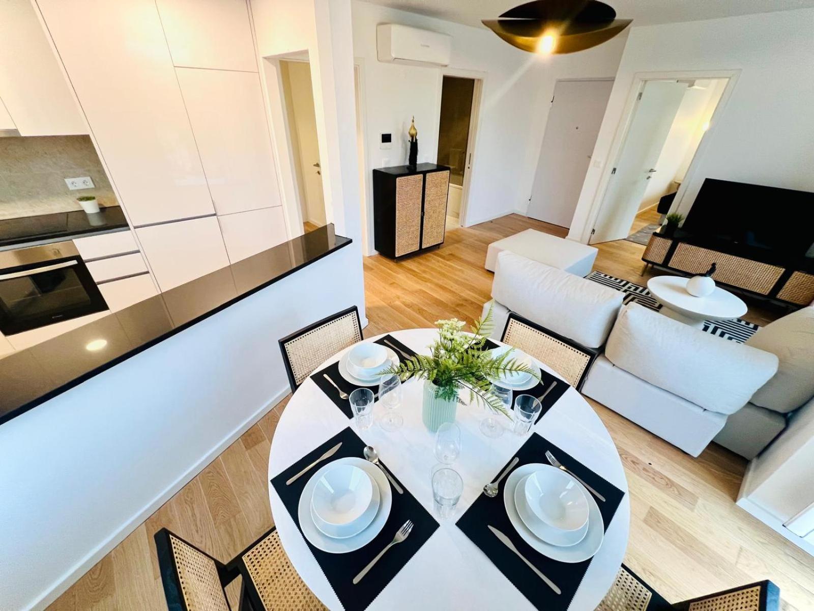 Pink House Ii Beautiful 2 Bedroom Flat In City Center Lejlighed