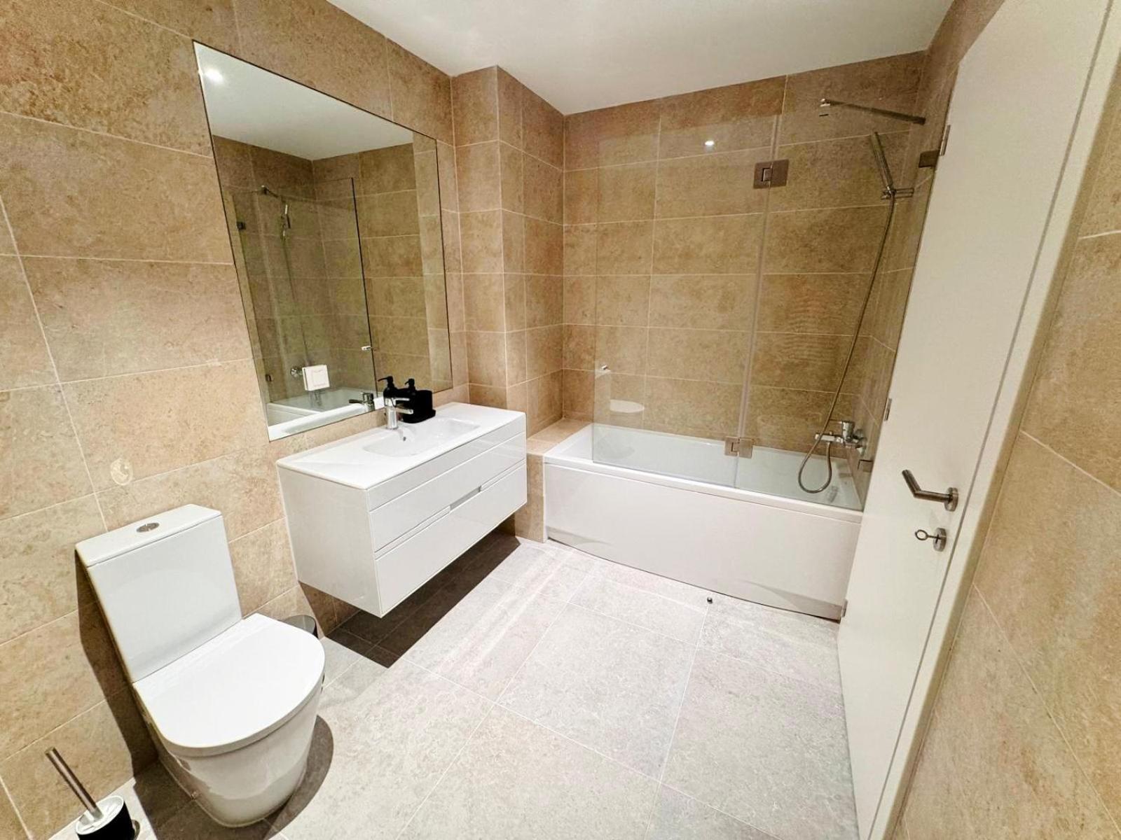 Lejlighed Pink House Ii Beautiful 2 Bedroom Flat In City Center *